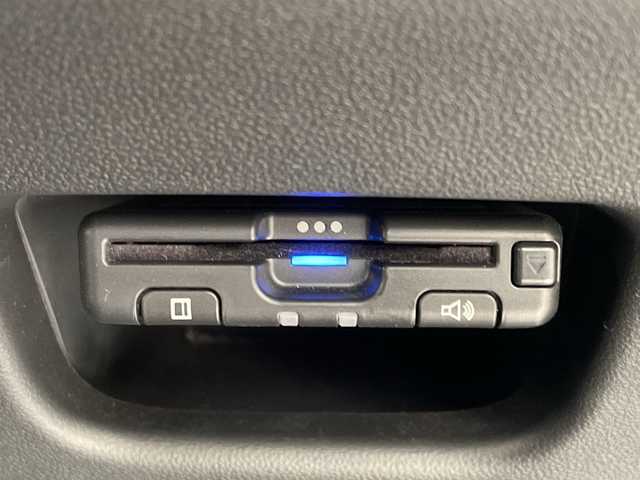 ダイハツ キャスト スタイル G リミテッド SAⅢ 埼玉県 2018(平30)年 1.8万km ダークエメラルドマイカ スマートアシスト /メモリナビ/　　CD/DVD/BT/フルセグ/バックカメラ /LEDオートライト /ハーフレザーシート /シートヒーター /純正15インチアルミホイール /ステアリングスイッチ/アイドリングストップ/ETC /禁煙車