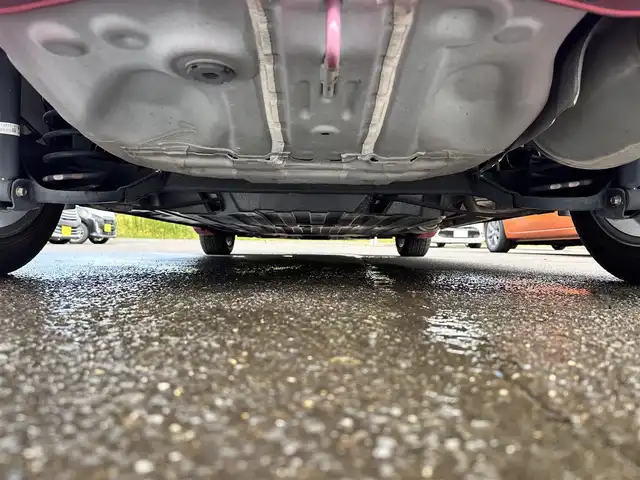 ホンダ フィット ハイブリット L ホンダセンシング 宮城県 2019(令1)年 4万km ルージュアメジストM ホンダセンシング/衝突軽減ブレーキ〈CMBS〉/●誤発進抑制機能/●歩行者事故低減ステアリング/●路外逸脱抑制機能/●ACC〈アダプティブ・クルーズ・コントロール〉/●LKAS〈車線維持支援システム〉/●先行車発進お知らせ機能/●標識認識機能/コンフォートビューパッケージ/●親水/ヒーテッドドアミラー/●フロントドア撥水ガラス/●熱線入りフロントウインドウ/純正ナビ（VXM-204VFi）/・CD/DVD/・Bluetooth/・フルセグTV/バックカメラ/ビルトインETC/ドライブレコーダー/ハーフレザーシート/革巻きステアリング/ステアリングスイッチ/LEDヘッドランプ/LEDフォグランプ/オートライト/スマートキー＆プッシュスタート/スペアキー1本/電動格納ミラー/社外15インチAW/鉄チン付サマータイヤ車載（185/60/R15）/純正フロアマット/ドアバイザー/W/サイド/カーテンエアバッ