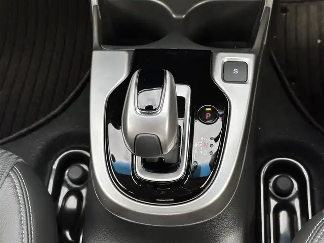 ホンダ フィット ハイブリット L ホンダセンシング 宮城県 2019(令1)年 4万km ルージュアメジストM ホンダセンシング/衝突軽減ブレーキ〈CMBS〉/●誤発進抑制機能/●歩行者事故低減ステアリング/●路外逸脱抑制機能/●ACC〈アダプティブ・クルーズ・コントロール〉/●LKAS〈車線維持支援システム〉/●先行車発進お知らせ機能/●標識認識機能/コンフォートビューパッケージ/●親水/ヒーテッドドアミラー/●フロントドア撥水ガラス/●熱線入りフロントウインドウ/純正ナビ（VXM-204VFi）/・CD/DVD/・Bluetooth/・フルセグTV/バックカメラ/ビルトインETC/ドライブレコーダー/ハーフレザーシート/革巻きステアリング/ステアリングスイッチ/LEDヘッドランプ/LEDフォグランプ/オートライト/スマートキー＆プッシュスタート/スペアキー1本/電動格納ミラー/社外15インチAW/鉄チン付サマータイヤ車載（185/60/R15）/純正フロアマット/ドアバイザー/W/サイド/カーテンエアバッ