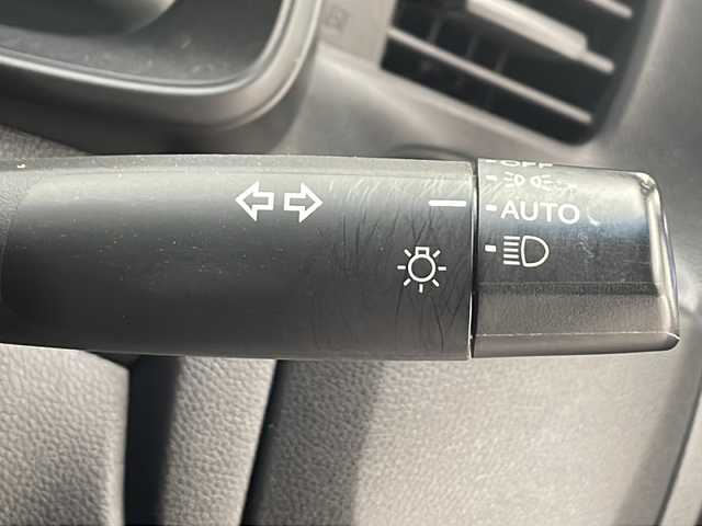 ホンダ フィット ハイブリット Lパッケージ 千葉県 2014(平26)年 5.8万km ブリリアントスポーティブルーメタリック2トーン 横滑り防止/ダブルエアバック/スマートキー/プッシュスタート/純正テレビナビ　ギャザーズ/CD/USB/BT/バックカメラ/クルーズコントロール/ビルトインETC/オートライト/純正フロアマット/電動格納ドアミラー/ドライブレコーダー