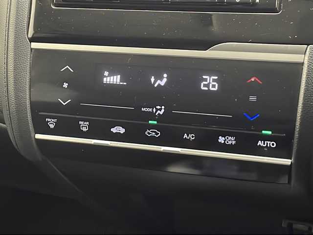 ホンダ フィット ハイブリット Lパッケージ 千葉県 2014(平26)年 5.8万km ブリリアントスポーティブルーメタリック2トーン 横滑り防止/ダブルエアバック/スマートキー/プッシュスタート/純正テレビナビ　ギャザーズ/CD/USB/BT/バックカメラ/クルーズコントロール/ビルトインETC/オートライト/純正フロアマット/電動格納ドアミラー/ドライブレコーダー