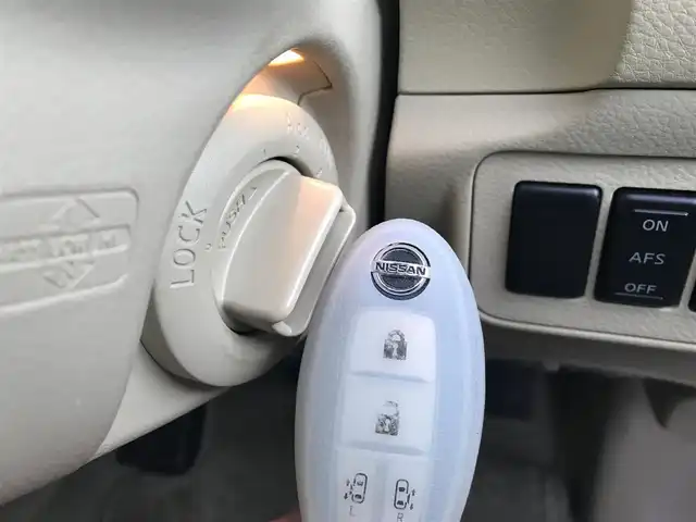 日産 エルグランド 250V 富山県 2008(平20)年 8.4万km ホワイトパール 純正ナビ/全周囲カメラ/両側パワースライドドア/スマートキー/ステアリングスイッチ/フォグランプ/オートライト/電動格納ミラー/ウォークスルー/ETC/パワーウインドウ