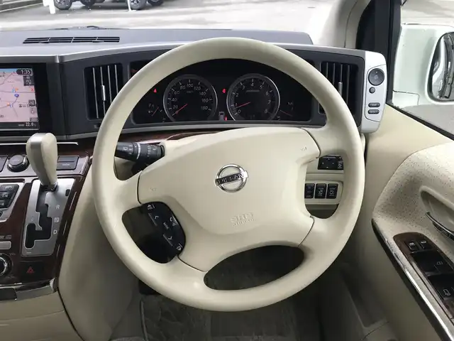 日産 エルグランド 250V 富山県 2008(平20)年 8.4万km ホワイトパール 純正ナビ/全周囲カメラ/両側パワースライドドア/スマートキー/ステアリングスイッチ/フォグランプ/オートライト/電動格納ミラー/ウォークスルー/ETC/パワーウインドウ