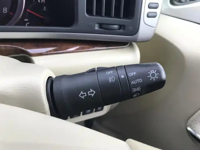 日産 エルグランド 250V 富山県 2008(平20)年 8.4万km ホワイトパール 純正ナビ/全周囲カメラ/両側パワースライドドア/スマートキー/ステアリングスイッチ/フォグランプ/オートライト/電動格納ミラー/ウォークスルー/ETC/パワーウインドウ