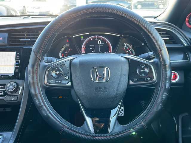 ホンダ シビック ハッチバック 埼玉県 2020(令2)年 8.7万km プラチナホワイトパール Honda SENSING/純正ナビ/　　Bluetooth/DVD再生機能/CD/フルセグTV/バックカメラ/LEDヘッドライト/純正18インチアルミホイール/ETC/運転席、助手席パワーシート/レーダークルーズコントロール