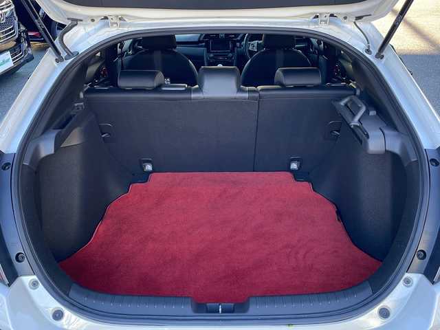 ホンダ シビック ハッチバック 埼玉県 2020(令2)年 8.7万km プラチナホワイトパール Honda SENSING/純正ナビ/　　Bluetooth/DVD再生機能/CD/フルセグTV/バックカメラ/LEDヘッドライト/純正18インチアルミホイール/ETC/運転席、助手席パワーシート/レーダークルーズコントロール