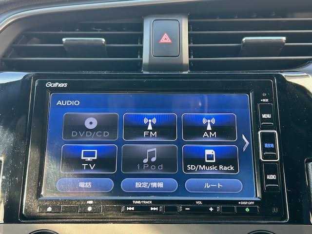 ホンダ シビック ハッチバック 埼玉県 2020(令2)年 8.7万km プラチナホワイトパール Honda SENSING/レーンキープアシスト/レーダークルーズコントロール/純正ナビ/　　Bluetooth/DVD再生機能/CD/フルセグTV/バックカメラ/LEDヘッドライト/純正18インチアルミホイール/ETC/前席パワーシート/シートヒーター/アイドリングストップ/ECON/ブレーキホールド/純正マフラー/社外ウイング/純正ウイング車載あり/無限MUGENフロアマット/SPOON プログレッシブスプリング リア2本/カーボン調ドアミラーカバー/ドアプロテクター