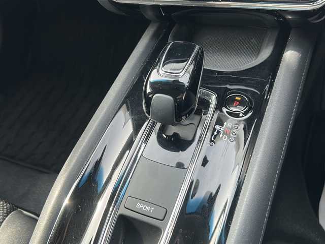 ホンダ ヴェゼル ハイブリッド X ホンダセンシング 愛媛県 2019(平31)年 4.2万km プラチナホワイトパール Panasonicナビ/（Bluetooth/AM/FM/フルセグTV/iPod）/衝突軽減ブレーキ　/レーダークルーズコントロール/ETC/LEDヘッドライト/バックカメラ/純正16インチAW/純正フロアマット/スマートキー/スペアキー/レーンキープアシスト/横滑り防止装置/USB入力端子