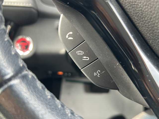 ホンダ ヴェゼル ハイブリッド X ホンダセンシング 愛媛県 2019(平31)年 4.2万km プラチナホワイトパール Panasonicナビ/（Bluetooth/AM/FM/フルセグTV/iPod）/衝突軽減ブレーキ　/レーダークルーズコントロール/ETC/LEDヘッドライト/バックカメラ/純正16インチAW/純正フロアマット/スマートキー/スペアキー/レーンキープアシスト/横滑り防止装置/USB入力端子