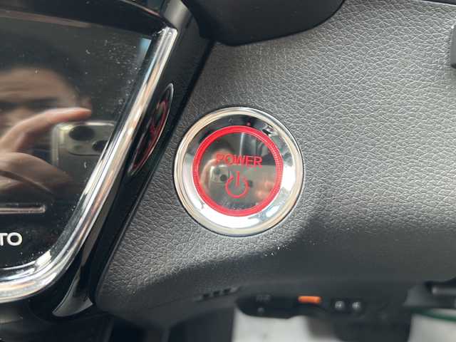 ホンダ ヴェゼル ハイブリッド X ホンダセンシング 愛媛県 2019(平31)年 4.2万km プラチナホワイトパール Panasonicナビ/（Bluetooth/AM/FM/フルセグTV/iPod）/衝突軽減ブレーキ　/レーダークルーズコントロール/ETC/LEDヘッドライト/バックカメラ/純正16インチAW/純正フロアマット/スマートキー/スペアキー/レーンキープアシスト/横滑り防止装置/USB入力端子