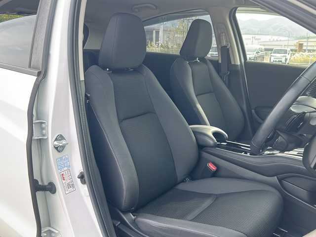 ホンダ ヴェゼル ハイブリッド X ホンダセンシング 愛媛県 2019(平31)年 4.2万km プラチナホワイトパール Panasonicナビ/（Bluetooth/AM/FM/フルセグTV/iPod）/衝突軽減ブレーキ　/レーダークルーズコントロール/ETC/LEDヘッドライト/バックカメラ/純正16インチAW/純正フロアマット/スマートキー/スペアキー/レーンキープアシスト/横滑り防止装置/USB入力端子