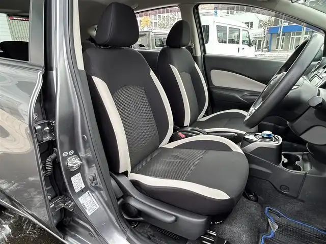 日産 ノート e－パワー X FOUR 道央・札幌 2018(平30)年 7.1万km ダークメタルグレー ・４WD/・衝突被害軽減システム/・純正メモリナビ/ＢＴ・ＣＤ・AUX・SD・TV/・バックカメラ/・コーナーセンサー/・レーンキープアシスト/・純正エンジンスターター/・ＥＴＣ/・横滑り防止装置/・ステアリングスイッチ/・ドライブモード切替スイッチ/・ヘッドライトレベライザー/・純正フロアマット/・ドアバイザー/・電動格納ミラー/・ウインカーミラー/・スマートキー/・プッシュスタートボタン