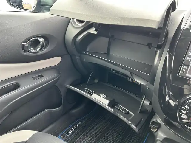 日産 ノート e－パワー X FOUR 道央・札幌 2018(平30)年 7.1万km ダークメタルグレー ・４WD/・衝突被害軽減システム/・純正メモリナビ/ＢＴ・ＣＤ・AUX・SD・TV/・バックカメラ/・コーナーセンサー/・レーンキープアシスト/・純正エンジンスターター/・ＥＴＣ/・横滑り防止装置/・ステアリングスイッチ/・ドライブモード切替スイッチ/・ヘッドライトレベライザー/・純正フロアマット/・ドアバイザー/・電動格納ミラー/・ウインカーミラー/・スマートキー/・プッシュスタートボタン