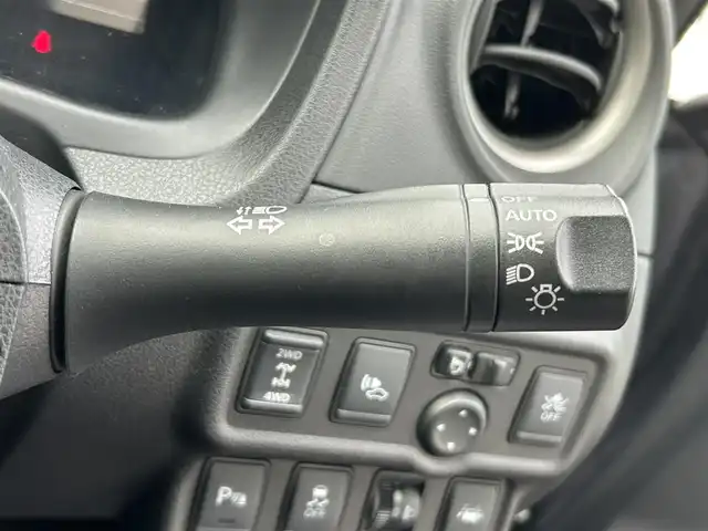 日産 ノート e－パワー X FOUR 道央・札幌 2018(平30)年 7.1万km ダークメタルグレー ・４WD/・衝突被害軽減システム/・純正メモリナビ/ＢＴ・ＣＤ・AUX・SD・TV/・バックカメラ/・コーナーセンサー/・レーンキープアシスト/・純正エンジンスターター/・ＥＴＣ/・横滑り防止装置/・ステアリングスイッチ/・ドライブモード切替スイッチ/・ヘッドライトレベライザー/・純正フロアマット/・ドアバイザー/・電動格納ミラー/・ウインカーミラー/・スマートキー/・プッシュスタートボタン