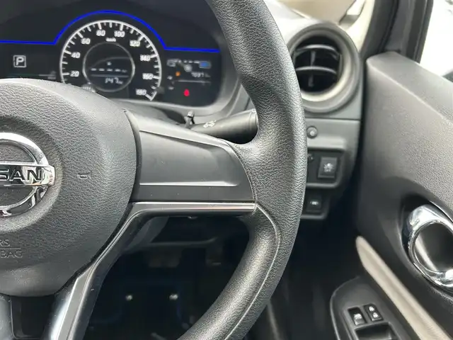 日産 ノート e－パワー X FOUR 道央・札幌 2018(平30)年 7.1万km ダークメタルグレー ・４WD/・衝突被害軽減システム/・純正メモリナビ/ＢＴ・ＣＤ・AUX・SD・TV/・バックカメラ/・コーナーセンサー/・レーンキープアシスト/・純正エンジンスターター/・ＥＴＣ/・横滑り防止装置/・ステアリングスイッチ/・ドライブモード切替スイッチ/・ヘッドライトレベライザー/・純正フロアマット/・ドアバイザー/・電動格納ミラー/・ウインカーミラー/・スマートキー/・プッシュスタートボタン