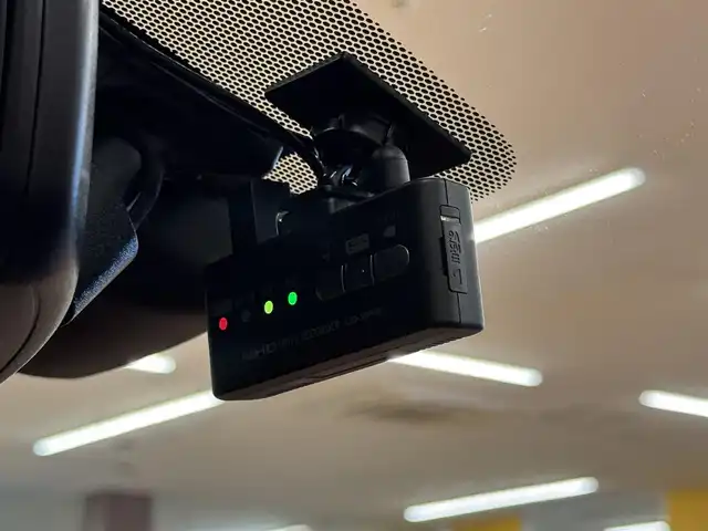 レクサス ＬＣ 500 Lパッケージ 群馬県 2018(平30)年 1.4万km ガーネットレッドマイカ レクサスセーフティシステム＋/・プリクラッシュセーフティ/・レーダークルーズコントロール/・ブラインドスポットモニター/・クリアランスソナー/・レーンキーピングアシスト/・ヘッドアップディスプレイ/マークレビンソン/ガラスルーフ/TRDエアロ/純正メーカーナビ/・フルセグTV/・BT/DVD/CD/SD/USB/AUX/・FM/AM/バックカメラ/ベージュレザーシート/前席パワーシート/前席シートヒーター/前席シートベンチレーション/シートメモリー/革巻きステアリング/ステアリングスイッチ/パドルシフト/ステアリングヒーター/スマートキー/プッシュスタート/電子パーキング/ブレーキーオートホールド/LEDヘッドライト/フォグランプ/オートライト/オートマチックハイビーム/純正21インチAW/純正フロアマット/レーダー探知機/電動格納ウィンカーミラー/横滑り防止機能