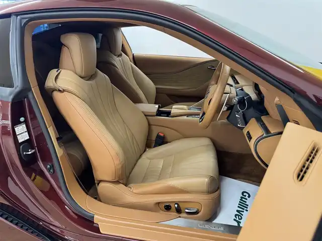 レクサス ＬＣ 500 Lパッケージ 群馬県 2018(平30)年 1.4万km ガーネットレッドマイカ レクサスセーフティシステム＋/・プリクラッシュセーフティ/・レーダークルーズコントロール/・ブラインドスポットモニター/・クリアランスソナー/・レーンキーピングアシスト/・ヘッドアップディスプレイ/マークレビンソン/ガラスルーフ/TRDエアロ/純正メーカーナビ/・フルセグTV/・BT/DVD/CD/SD/USB/AUX/・FM/AM/バックカメラ/ベージュレザーシート/前席パワーシート/前席シートヒーター/前席シートベンチレーション/シートメモリー/革巻きステアリング/ステアリングスイッチ/パドルシフト/ステアリングヒーター/スマートキー/プッシュスタート/電子パーキング/ブレーキーオートホールド/LEDヘッドライト/フォグランプ/オートライト/オートマチックハイビーム/純正21インチAW/純正フロアマット/レーダー探知機/電動格納ウィンカーミラー/横滑り防止機能