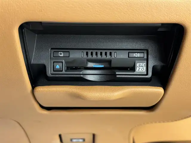 レクサス ＬＣ 500 Lパッケージ 群馬県 2018(平30)年 1.4万km ガーネットレッドマイカ レクサスセーフティシステム＋/・プリクラッシュセーフティ/・レーダークルーズコントロール/・ブラインドスポットモニター/・クリアランスソナー/・レーンキーピングアシスト/・ヘッドアップディスプレイ/マークレビンソン/ガラスルーフ/TRDエアロ/純正メーカーナビ/・フルセグTV/・BT/DVD/CD/SD/USB/AUX/・FM/AM/バックカメラ/ベージュレザーシート/前席パワーシート/前席シートヒーター/前席シートベンチレーション/シートメモリー/革巻きステアリング/ステアリングスイッチ/パドルシフト/ステアリングヒーター/スマートキー/プッシュスタート/電子パーキング/ブレーキーオートホールド/LEDヘッドライト/フォグランプ/オートライト/オートマチックハイビーム/純正21インチAW/純正フロアマット/レーダー探知機/電動格納ウィンカーミラー/横滑り防止機能