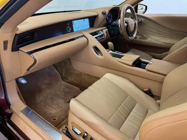 レクサス ＬＣ 500 Lパッケージ 群馬県 2018(平30)年 1.4万km ガーネットレッドマイカ レクサスセーフティシステム＋/・プリクラッシュセーフティ/・レーダークルーズコントロール/・ブラインドスポットモニター/・クリアランスソナー/・レーンキーピングアシスト/・ヘッドアップディスプレイ/マークレビンソン/ガラスルーフ/TRDエアロ/純正メーカーナビ/・フルセグTV/・BT/DVD/CD/SD/USB/AUX/・FM/AM/バックカメラ/ベージュレザーシート/前席パワーシート/前席シートヒーター/前席シートベンチレーション/シートメモリー/革巻きステアリング/ステアリングスイッチ/パドルシフト/ステアリングヒーター/スマートキー/プッシュスタート/電子パーキング/ブレーキーオートホールド/LEDヘッドライト/フォグランプ/オートライト/オートマチックハイビーム/純正21インチAW/純正フロアマット/レーダー探知機/電動格納ウィンカーミラー/横滑り防止機能