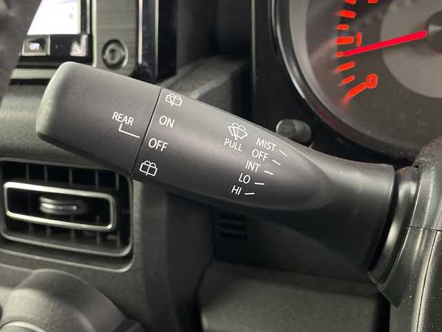 スズキ ジムニー シエラ JC 埼玉県 2023(令5)年 2.1万km ミディアムグレー 純正SDナビ/（BT/DVD/フルTV/CD/AM/FM）/スズキセーフティセンス/・クルーズコントロール/・オートハイビーム/シートヒーター/純正アルミホイール/純正フロアマット/ビルトインETC/スマートキー/スペア1本