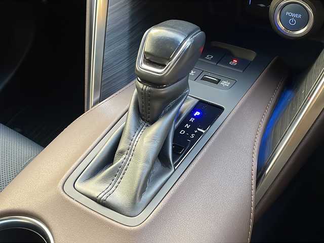 トヨタ ハリアー ハイブリッド Z レザーパッケージ 青森県 2020(令2)年 3.6万km ホワイトパールクリスタルシャイン ・本革シート/・モデリスタエアロ/・モデリスタ20インチAW/・純正ナビ/・全方位カメラ/・Bluetooth/フルセグ/・衝突軽減ブレーキ/・レーンキープアシスト/・レーダークルーズコントロール/・パワーバックドア/・ドライブレコーダー/・パワーシート/・シートヒーター/・ハンドルヒーター/・スマートキー/・ETC/・保証書・取説あり