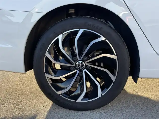 フォルクスワーゲン ＶＷ ゴルフ ヴァリアント TDI アクティブアドバンス 東京都 2024(令6)年 1.7万km 白 純正ナビ／ＤＴＶ/Ｂカメラ/Ａｐｐｌｅ　Ｃａｒ　Ｐｌａｙ/Ａｎｄｏｒｏｉｄｏ　Ａｕｔｏ/ステアリングヒーター/ＥＴＣ/シートヒーター/コックピットナビ/前後ドラレコ/ＡＣＣ/ＢＳＭ/レーンキープアシス