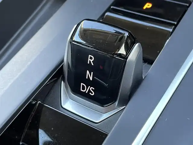 フォルクスワーゲン ＶＷ ゴルフ ヴァリアント TDI アクティブアドバンス 東京都 2024(令6)年 1.7万km 白 純正ナビ／ＤＴＶ/Ｂカメラ/Ａｐｐｌｅ　Ｃａｒ　Ｐｌａｙ/Ａｎｄｏｒｏｉｄｏ　Ａｕｔｏ/ステアリングヒーター/ＥＴＣ/シートヒーター/コックピットナビ/前後ドラレコ/ＡＣＣ/ＢＳＭ/レーンキープアシス