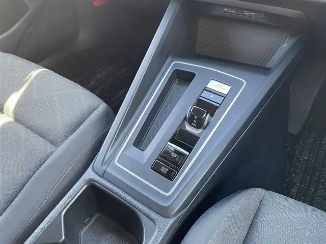 フォルクスワーゲン ＶＷ ゴルフ ヴァリアント TDI アクティブアドバンス 東京都 2024(令6)年 1.7万km 白 純正ナビ／ＤＴＶ/Ｂカメラ/Ａｐｐｌｅ　Ｃａｒ　Ｐｌａｙ/Ａｎｄｏｒｏｉｄｏ　Ａｕｔｏ/ステアリングヒーター/ＥＴＣ/シートヒーター/コックピットナビ/前後ドラレコ/ＡＣＣ/ＢＳＭ/レーンキープアシス