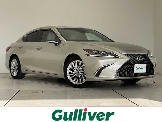 レクサス ＥＳ 300h バージョンL 愛知県 2019(令1)年 1.6万km アイスエクリュマイカメタリック レクサスセーフティセンス/純正12.3型ナビ/三眼LEDヘッドライト/サンルーフ/全方位カメラ/シートヒーター/エアシート/パワーシート/パドルシフト/ステアリングヒーター/デジタルアウターミラー/インテリジェントミラー/ヘッドアップディスプレイ/衝突軽減システム/フルセグ/CD DVD/Bluetooth/ステアリングスイッチ/スマートキー/プッシュスタート