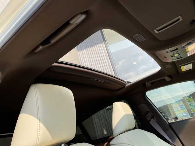 レクサス ＥＳ 300h バージョンL 愛知県 2019(令1)年 1.6万km アイスエクリュマイカメタリック レクサスセーフティセンス/純正12.3型ナビ/三眼LEDヘッドライト/サンルーフ/全方位カメラ/シートヒーター/エアシート/パワーシート/パドルシフト/ステアリングヒーター/デジタルアウターミラー/インテリジェントミラー/ヘッドアップディスプレイ/衝突軽減システム/フルセグ/CD DVD/Bluetooth/ステアリングスイッチ/スマートキー/プッシュスタート