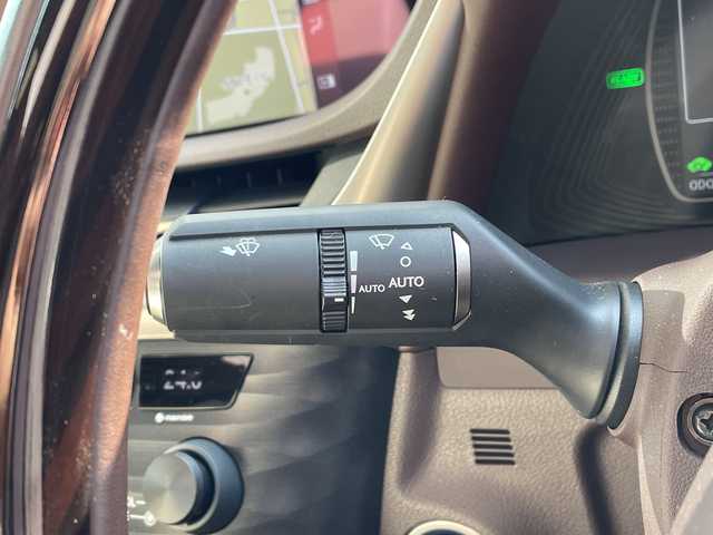 レクサス ＥＳ 300h バージョンL 愛知県 2019(令1)年 1.6万km アイスエクリュマイカメタリック レクサスセーフティセンス/純正12.3型ナビ/三眼LEDヘッドライト/サンルーフ/全方位カメラ/シートヒーター/エアシート/パワーシート/パドルシフト/ステアリングヒーター/デジタルアウターミラー/インテリジェントミラー/ヘッドアップディスプレイ/衝突軽減システム/フルセグ/CD DVD/Bluetooth/ステアリングスイッチ/スマートキー/プッシュスタート