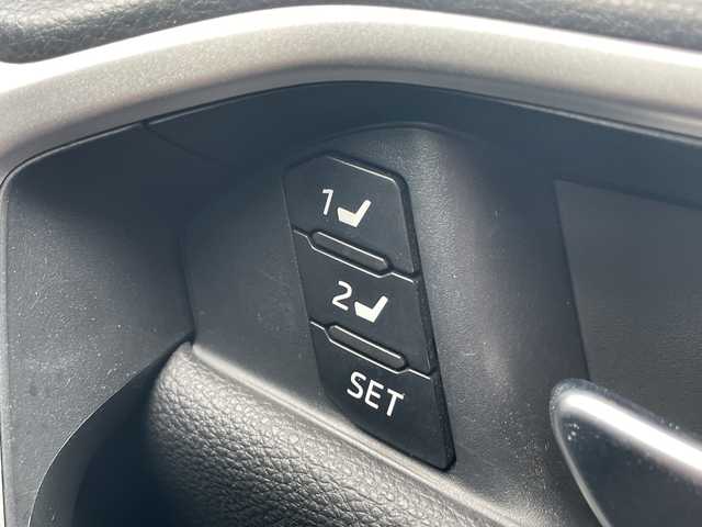 トヨタ ＲＡＶ４ アドベンチャー オフロードPKG 岡山県 2022(令4)年 2.4万km アティチュードブラックマイカ 純正10.5インチディスプレイオーディオ/フルセグTV、Bluetooth、AppleCarplay/AndroidAuto、FM、AM/バックカメラ/デジタルインナーミラー/前後ドライブレコーダー/パワーバックドア/前席シートヒーター/前席エアシート/D席メモリーシート/TVキャンセラー/レーダークルーズコントロール/プリクラッシュセーフティ/ステアリングヒーター