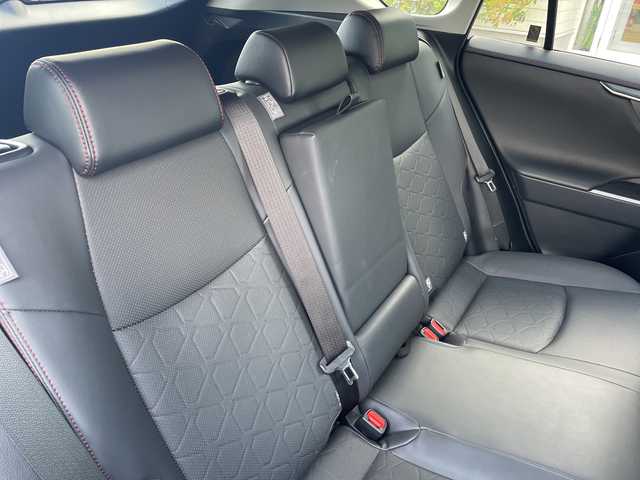 トヨタ ＲＡＶ４ アドベンチャー オフロードPKG 岡山県 2022(令4)年 2.4万km アティチュードブラックマイカ 純正10.5インチディスプレイオーディオ/フルセグTV、Bluetooth、AppleCarplay/AndroidAuto、FM、AM/バックカメラ/デジタルインナーミラー/前後ドライブレコーダー/パワーバックドア/前席シートヒーター/前席エアシート/D席メモリーシート/TVキャンセラー/レーダークルーズコントロール/プリクラッシュセーフティ/ステアリングヒーター