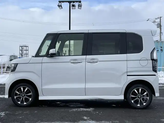 ホンダ Ｎ ＢＯＸ カスタム G L ホンダセンシング 道央・札幌 2020(令2)年 3.5万km プラチナホワイトパール ４WD/ワンオーナー/ホンダセンシング/純正ディスプレイオーディオ/AM/FM/CD/ワンセグ/衝突被害軽減ブレーキ/横滑り防止装置/アダプティブクルーズコントロール/レーンキープアシスト/クリアランスソナー/バックカメラ/ビルトインETC/アイドリングストップ/ECONモード/片側パワースライドドア/前席シートヒーター/ステアリングリモコン/USBポート/プッシュスタート/スマートキー/LEDヘッドライト/オートライト/オートハイビーム/フォグランプ/電動格納ミラー/ヒーテッドドアミラー/ウィンカーミラー/純正ラバーフロアマット/スペアキー/純正エンジンスターター