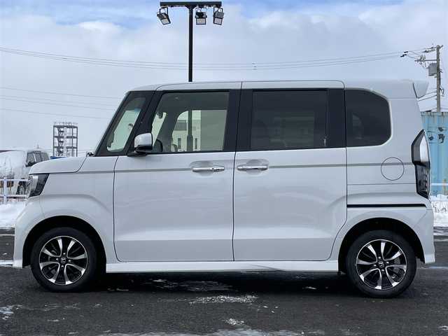 ホンダ Ｎ ＢＯＸ カスタム G L ホンダセンシング 道東・釧路十勝 2020(令2)年 3.5万km プラチナホワイトパール ４WD/ワンオーナー/ホンダセンシング/純正ディスプレイオーディオ/AM/FM/CD/ワンセグ/衝突被害軽減ブレーキ/横滑り防止装置/アダプティブクルーズコントロール/レーンキープアシスト/クリアランスソナー/バックカメラ/ビルトインETC/アイドリングストップ/ECONモード/片側パワースライドドア/前席シートヒーター/ステアリングリモコン/USBポート/プッシュスタート/スマートキー/LEDヘッドライト/オートライト/オートハイビーム/フォグランプ/電動格納ミラー/ヒーテッドドアミラー/ウィンカーミラー/純正ラバーフロアマット/スペアキー/純正エンジンスターター