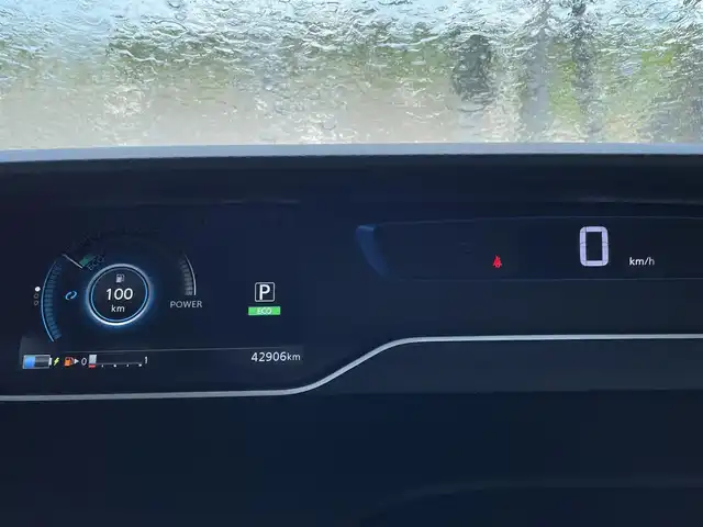 日産 セレナ e－パワー ハイウェイスター V 佐賀県 2020(令2)年 4.3万km ブリリアントホワイトパール 2トーン プロパイロット/純正10型ナビゲーション/・AM/FM/BT/CD/DVD/フルセグ/・TVキャンセラー/インテリジェントアラウンドビューモニター/両側パワースライドドア/・ハンズフリーパワースライドドア/・前席シートヒーター/ステアリングヒーター/LEDヘッドライト/・オートマチックハイビーム/スマートキー/ETC/純正16インチアルミホイール/純正フロアマット/インテリジェントセーフティー/・インテリジェント エマージェンシーブレーキ/・インテリジェント LI（車線逸脱防止支援システム）/・LDW（車線逸脱警報）/・RCTA（後退時車両検知警報）/・ソナー（前後障害物検知）/・ふらつき警報/・踏み間違い衝突防止アシスト（前後対応）/・SRSエアバッグ（運転席・助手席＋サイド＋カーテン）/・VDC（車両姿勢制御）＋TCS（トラクションコントロール）