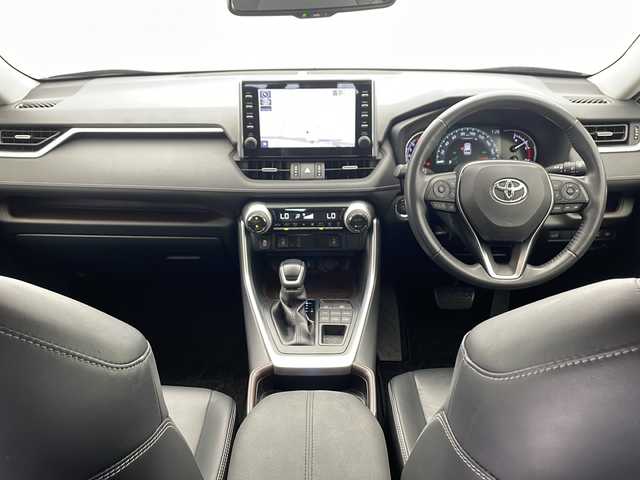 トヨタ ＲＡＶ４ G 千葉県 2020(令2)年 2.8万km アティチュードブラックマイカ ディスプレイオーディオ　ナビ機能Ｂｌｕｅｔｏｏｔｈ・USBＡｐｐｌｅＣａｒＰｌａｙ・AndroidAuto　/全周囲カメラ　/電動パワーバックドア/シートヒーター　/ハンドルヒーター　/Ｄ席シートメモリー　/衝突軽減ブレーキ　/トヨタセーフティセンス/プリクラッシュ/オートハイビーム/レーダークルーズコントロール/クリアランスソナー/リアクロストラフィックアラート/パーキングサポートブレーキ/ロードサインアシスト/ブラインドスポットモニター/コーナーセンサー/純正18インチAW/ETC/純正フロアマット