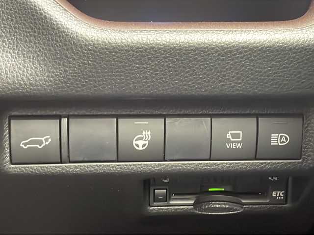 トヨタ ＲＡＶ４ G 千葉県 2020(令2)年 2.8万km アティチュードブラックマイカ ディスプレイオーディオ　ナビ機能Ｂｌｕｅｔｏｏｔｈ・USBＡｐｐｌｅＣａｒＰｌａｙ・AndroidAuto　/全周囲カメラ　/電動パワーバックドア/シートヒーター　/ハンドルヒーター　/Ｄ席シートメモリー　/衝突軽減ブレーキ　/トヨタセーフティセンス/プリクラッシュ/オートハイビーム/レーダークルーズコントロール/クリアランスソナー/リアクロストラフィックアラート/パーキングサポートブレーキ/ロードサインアシスト/ブラインドスポットモニター/コーナーセンサー/純正18インチAW/ETC/純正フロアマット