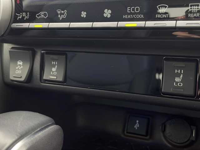 トヨタ ＲＡＶ４ G 千葉県 2020(令2)年 2.8万km アティチュードブラックマイカ ディスプレイオーディオ　ナビ機能Ｂｌｕｅｔｏｏｔｈ・USBＡｐｐｌｅＣａｒＰｌａｙ・AndroidAuto　/全周囲カメラ　/電動パワーバックドア/シートヒーター　/ハンドルヒーター　/Ｄ席シートメモリー　/衝突軽減ブレーキ　/トヨタセーフティセンス/プリクラッシュ/オートハイビーム/レーダークルーズコントロール/クリアランスソナー/リアクロストラフィックアラート/パーキングサポートブレーキ/ロードサインアシスト/ブラインドスポットモニター/コーナーセンサー/純正18インチAW/ETC/純正フロアマット