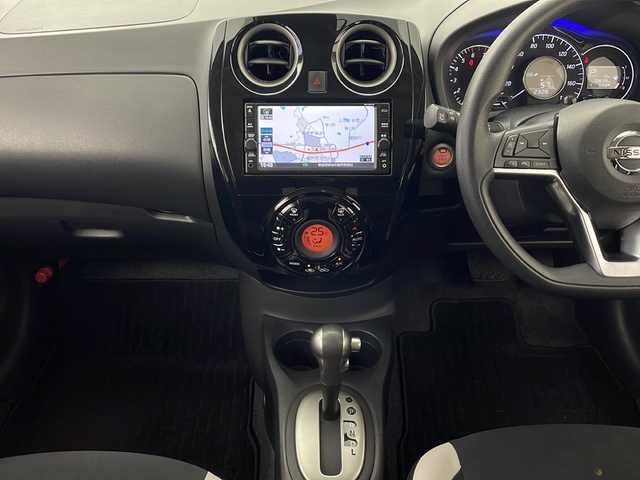 日産 ノート X DIG－S 秋田県 2018(平30)年 7.1万km オリーブグリーン 純正ナビ/　(CD/Bluetooth/フルセグテレビ)/横滑り防止装置/レーンキープアシスト/衝突被害軽減装置/前後コーナーセンサー/ＬＥＤライト/オートライト/純正フロアマット/スペアキー/ステアリングリモコン/プッシュスタート/スマートキー/電動格納ミラー