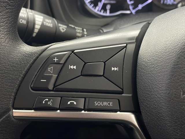 日産 ノート X DIG－S 秋田県 2018(平30)年 7.1万km オリーブグリーン 純正ナビ/　(CD/Bluetooth/フルセグテレビ)/横滑り防止装置/レーンキープアシスト/衝突被害軽減装置/前後コーナーセンサー/ＬＥＤライト/オートライト/純正フロアマット/スペアキー/ステアリングリモコン/プッシュスタート/スマートキー/電動格納ミラー