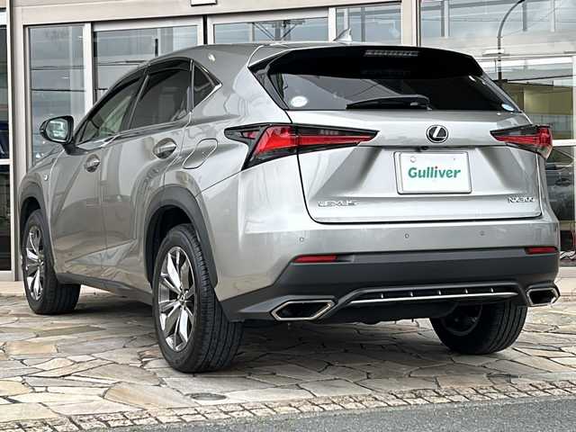 レクサス ＮＸ 300 Fスポーツ 静岡県 2019(令1)年 3.3万km ソニックチタニウム 純正ナビ/・AM/・FM/・CD/DVD/・サウンドライブラリ/・SD/・USB/・Bluetooth/・Miracast/・AUX/・フルセグTV/主要装備/・ETＣ２．０/・追従機能付クルコン/・ドライブレコーダー/・全方位カメラ/・運転席＋助手席パワーシート/・運転席+助手席シートヒーター＆ベンチレーション/・ヘッドアップディスプレイ/・パワーバックドア/・ハンドルヒーター/・ＢＳＭ/・オートハイビーム/・サイドカーテンエアバッグ/・電動チルト＆テレスコピックステアリング/・衝突被害軽減システム