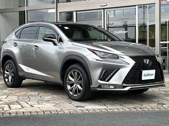 レクサス ＮＸ 300 Fスポーツ 静岡県 2019(令1)年 3.3万km ソニックチタニウム 純正ナビ/・AM/・FM/・CD/DVD/・サウンドライブラリ/・SD/・USB/・Bluetooth/・Miracast/・AUX/・フルセグTV/主要装備/・ETＣ２．０/・追従機能付クルコン/・ドライブレコーダー/・全方位カメラ/・運転席＋助手席パワーシート/・運転席+助手席シートヒーター＆ベンチレーション/・ヘッドアップディスプレイ/・パワーバックドア/・ハンドルヒーター/・ＢＳＭ/・オートハイビーム/・サイドカーテンエアバッグ/・電動チルト＆テレスコピックステアリング/・衝突被害軽減システム
