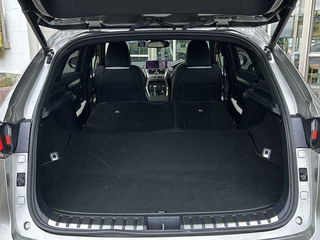 レクサス ＮＸ 300 Fスポーツ 静岡県 2019(令1)年 3.3万km ソニックチタニウム 純正ナビ/・AM/・FM/・CD/DVD/・サウンドライブラリ/・SD/・USB/・Bluetooth/・Miracast/・AUX/・フルセグTV/主要装備/・ETＣ２．０/・追従機能付クルコン/・ドライブレコーダー/・全方位カメラ/・運転席＋助手席パワーシート/・運転席+助手席シートヒーター＆ベンチレーション/・ヘッドアップディスプレイ/・パワーバックドア/・ハンドルヒーター/・ＢＳＭ/・オートハイビーム/・サイドカーテンエアバッグ/・電動チルト＆テレスコピックステアリング/・衝突被害軽減システム