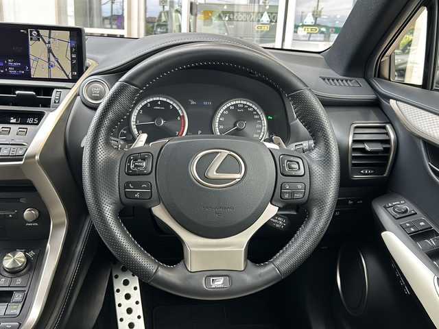 レクサス ＮＸ 300 Fスポーツ 静岡県 2019(令1)年 3.3万km ソニックチタニウム 純正ナビ/・AM/・FM/・CD/DVD/・サウンドライブラリ/・SD/・USB/・Bluetooth/・Miracast/・AUX/・フルセグTV/主要装備/・ETＣ２．０/・追従機能付クルコン/・ドライブレコーダー/・全方位カメラ/・運転席＋助手席パワーシート/・運転席+助手席シートヒーター＆ベンチレーション/・ヘッドアップディスプレイ/・パワーバックドア/・ハンドルヒーター/・ＢＳＭ/・オートハイビーム/・サイドカーテンエアバッグ/・電動チルト＆テレスコピックステアリング/・衝突被害軽減システム
