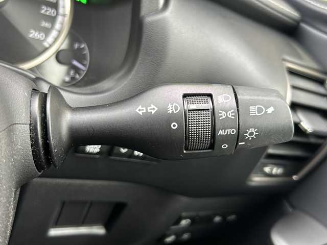 レクサス ＮＸ 300 Fスポーツ 静岡県 2019(令1)年 3.3万km ソニックチタニウム 純正ナビ/・AM/・FM/・CD/DVD/・サウンドライブラリ/・SD/・USB/・Bluetooth/・Miracast/・AUX/・フルセグTV/主要装備/・ETＣ２．０/・追従機能付クルコン/・ドライブレコーダー/・全方位カメラ/・運転席＋助手席パワーシート/・運転席+助手席シートヒーター＆ベンチレーション/・ヘッドアップディスプレイ/・パワーバックドア/・ハンドルヒーター/・ＢＳＭ/・オートハイビーム/・サイドカーテンエアバッグ/・電動チルト＆テレスコピックステアリング/・衝突被害軽減システム