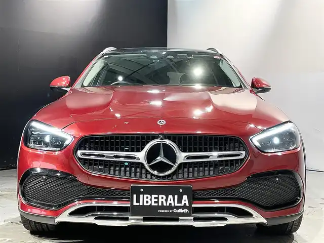 メルセデス・ベンツ Ｃ２２０ｄ 4マチック オールテレイン 道央・札幌 2022(令4)年 1.8万km ヒヤシンスレッド レザーエクスクルーシブパッケージ/・パノラミックスライディングルーフ/・本革シート/アバンギャルドラインエクステリア/アバンギャルドラインインテリア/レーダーセーフティパッケージ/・アクティブディスタンスアシストディストロニック/・アクティブステアリングアシスト/・アクティブレーンキーピングアシスト/・PRE-SAFEインパルスサイド/360°カメラシステム/アクティブパーキングアシスト/DIGITALライト(ウルトラハイビーム付)/アダプティブハイビームアシストプラス/トラフィックサインアシスト/本革巻ステアリング/アンビエントライトプレミアム/EASY-PACK自動開閉テールゲート/メモリー付パワーシート(D/N)/電動ランバーサポート(D/N)/シートヒーター(D/N)/ヘッドアップディスプレイ/ワイヤレスチャージング/TVチューナー/AppleCarPlay/AndroidAuto/純正ドライブレコーダー