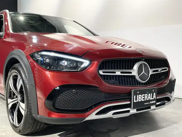 メルセデス・ベンツ Ｃ２２０ｄ 4マチック オールテレイン 道央・札幌 2022(令4)年 1.8万km ヒヤシンスレッド レザーエクスクルーシブパッケージ/・パノラミックスライディングルーフ/・本革シート/アバンギャルドラインエクステリア/アバンギャルドラインインテリア/レーダーセーフティパッケージ/・アクティブディスタンスアシストディストロニック/・アクティブステアリングアシスト/・アクティブレーンキーピングアシスト/・PRE-SAFEインパルスサイド/360°カメラシステム/アクティブパーキングアシスト/DIGITALライト(ウルトラハイビーム付)/アダプティブハイビームアシストプラス/トラフィックサインアシスト/本革巻ステアリング/アンビエントライトプレミアム/EASY-PACK自動開閉テールゲート/メモリー付パワーシート(D/N)/電動ランバーサポート(D/N)/シートヒーター(D/N)/ヘッドアップディスプレイ/ワイヤレスチャージング/TVチューナー/AppleCarPlay/AndroidAuto/純正ドライブレコーダー