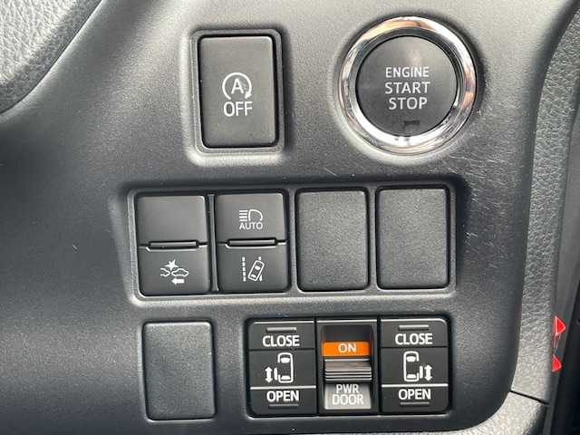 トヨタ ヴォクシー ZS 煌Ⅲ 静岡県 2020(令2)年 3.7万km ブラック ●社外ナビ/(ワンセグ/CD/DVD/HDMI/USB/Bluetooth)/●バックカメラ/●レーダークルーズコントロール/●衝突被害軽減システム/●レーンキープアシスト/●前後コーナーセンサー/●LEDライト＆フォグランプ/●オートライト/●オートマチックハイビーム/●革巻きステアリング/●ステアリングスイッチ/●ETC/●フリップダウンモニター/●前後ドライブレコーダー/●純正16インチアルミホイール/●両側パワースライド/●電動格納ウィンカーミラー/●ドアバイザー/●WSRS＋ABS/●保証書/●取扱説明書