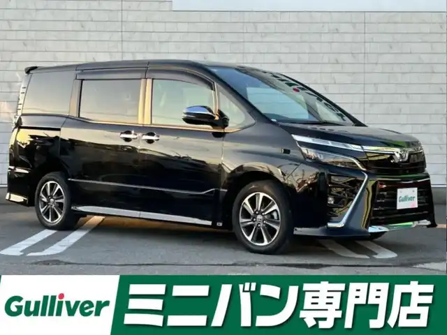 トヨタ ヴォクシー ZS 煌Ⅲ 福岡県 2020(令2)年 3.7万km ブラック 社外SDナビ(ワンセグ/CD/DVD/HDMI/USB/Bluetooth) バックカメラ クルーズコントロール プリクラッシュセーフティ レーンキープアシスト 前後クリアランスソナー LEDヘッドライト＆フォグランプ オートライト オートマチックハイビーム ETC フリップダウンモニター 前後ドライブレコーダー 純正16インチアルミホイール 両側パワースライド
